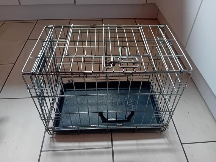 Hondenbenche Savic Small B31 - L51 - H37cm, Dieren en Toebehoren, Hondenbenches, Zo goed als nieuw, Ophalen of Verzenden