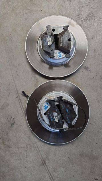 Remschijven remblokken  set achterzijde BMW 1 / 3 / X1 / Z4  beschikbaar voor biedingen