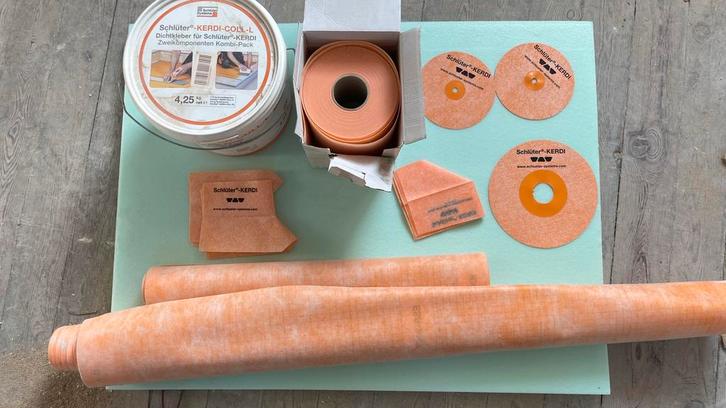 Kerdi - doek, lijm, dichtband, binnen&buitenhoeken, …, Doe-het-zelf en Bouw, Sanitair, Zo goed als nieuw, Ophalen