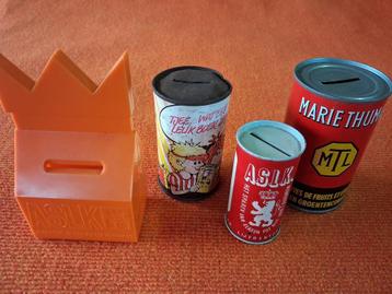 4 oude spaarpotten met reclame op beschikbaar voor biedingen