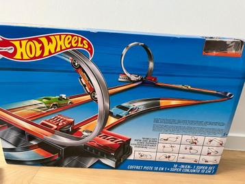 Hot wheels racebaan 10 in 1 disponible aux enchères