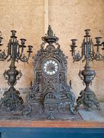 Bronzen schouwpendule
Met opwindsleuteltje Hermle 130-070, Antiek en Kunst, Ophalen