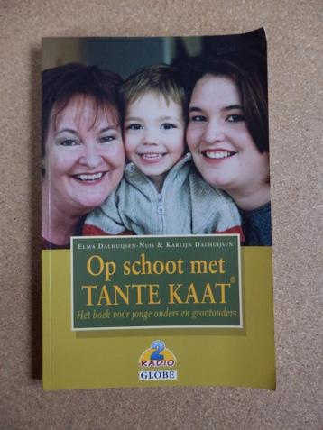 Op schoot met tante Kaat - Elma Dalhuijsen-Nuis