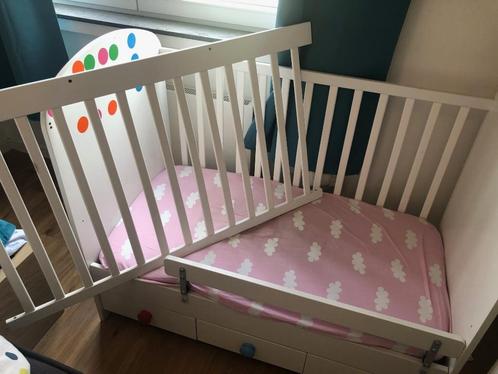 Lit blanc Bebe Ikea Gonatt, Kinderen en Baby's, Kinderkamer | Bedden, Zo goed als nieuw, Minder dan 140 cm, Minder dan 70 cm, Lattenbodem