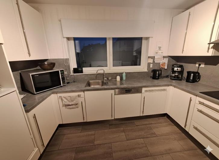 Moderne Witte Keuken met Complete Inbouwapparatuur !, Huis en Inrichting, Keuken | Complete keukens, Gebruikt, U-keuken, Grijs