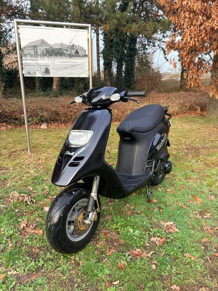 Piaggio Typhoon, Fietsen en Brommers, Scooters | Piaggio, Zo goed als nieuw, Overige modellen, Klasse A (25 km/u), Tweetakt, Ophalen