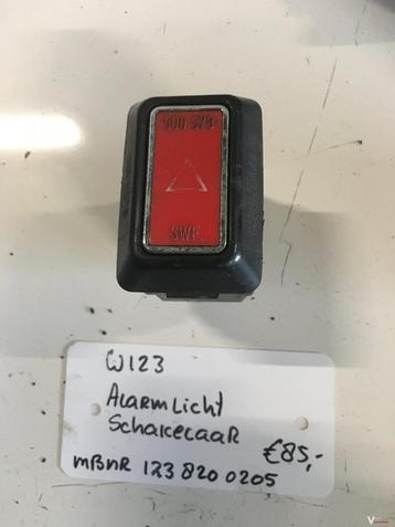 Mercedes W123 Alarmlichtschakelaar beschikbaar voor biedingen