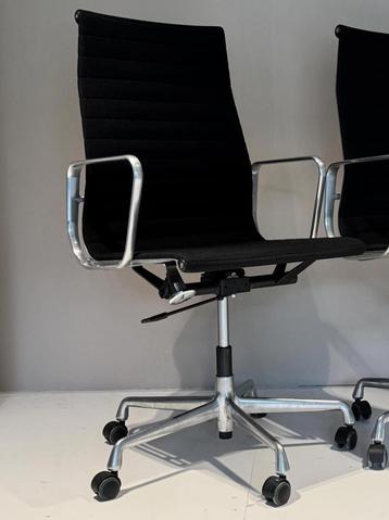 Vitra Eames EA 119 design bureaustoel ZGAN beschikbaar voor biedingen