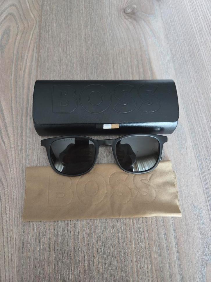 Hugo Boss zonnebril, Handtassen en Accessoires, Zonnebrillen en Brillen | Heren, Zo goed als nieuw, Zonnebril, Overige merken