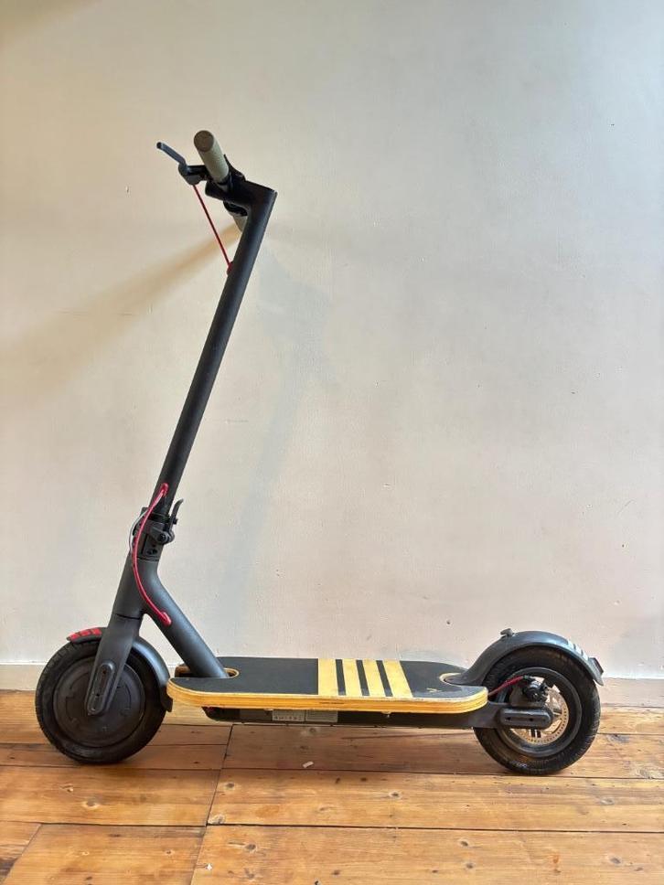 Xiaomi M365 e-step met custom houten deck, Fietsen en Brommers, Steps, Gebruikt, Elektrische step (E-scooter), Ophalen