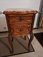 Antieke nachtkastje, Ophalen