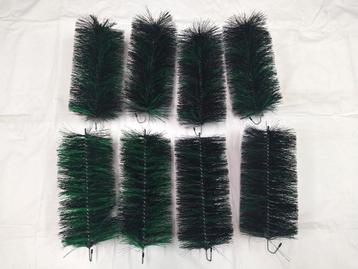 8 brosses (vertes) pour filtre d'étang. beschikbaar voor biedingen