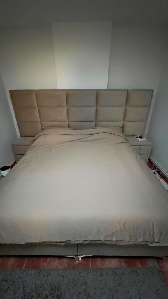 King Size matras 180x200 met matras , zo goed als nieuwstaat, Huis en Inrichting, Slaapkamer | Boxsprings, Zo goed als nieuw, Ophalen of Verzenden