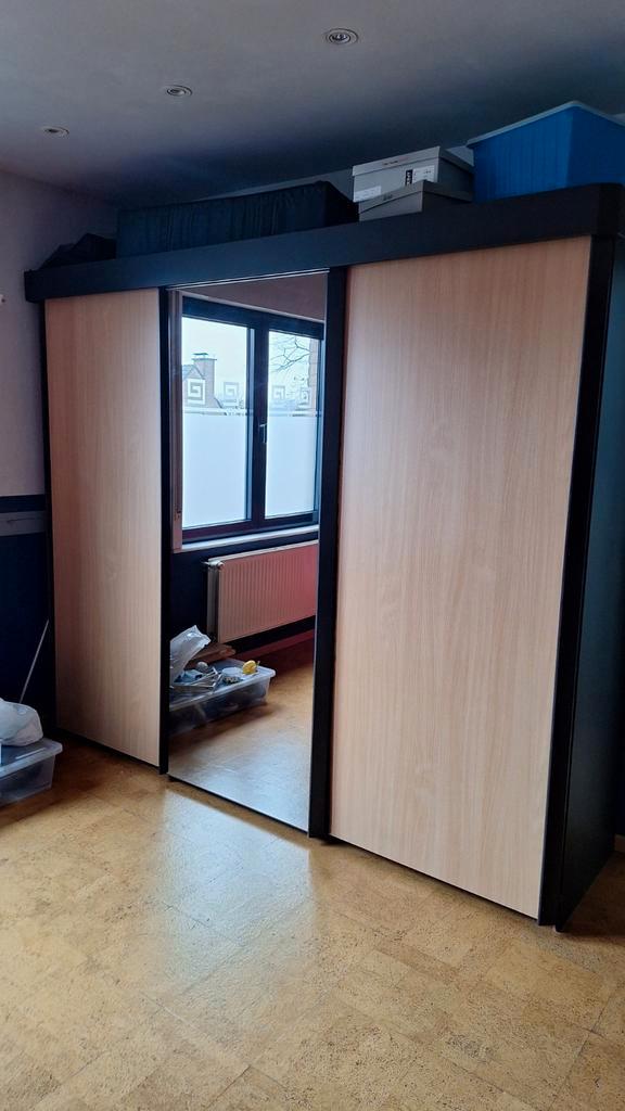 Kleerkast met schuifdeuren en spiegel, Huis en Inrichting, Kasten | Kleerkasten, Ophalen