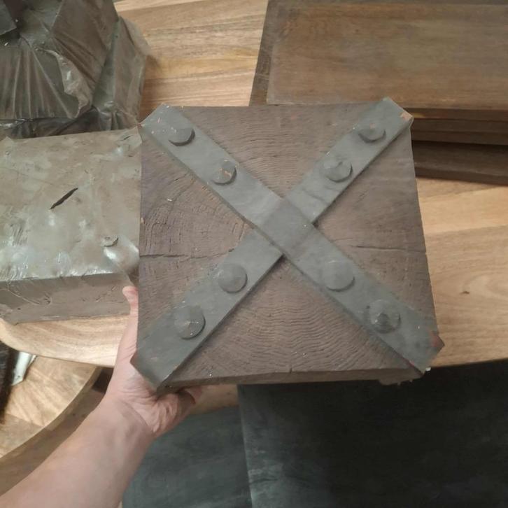 Industriële decorstukken in houtlook – planken, blokken, Antiek en Kunst, Kunst | Beelden en Houtsnijwerken, Ophalen