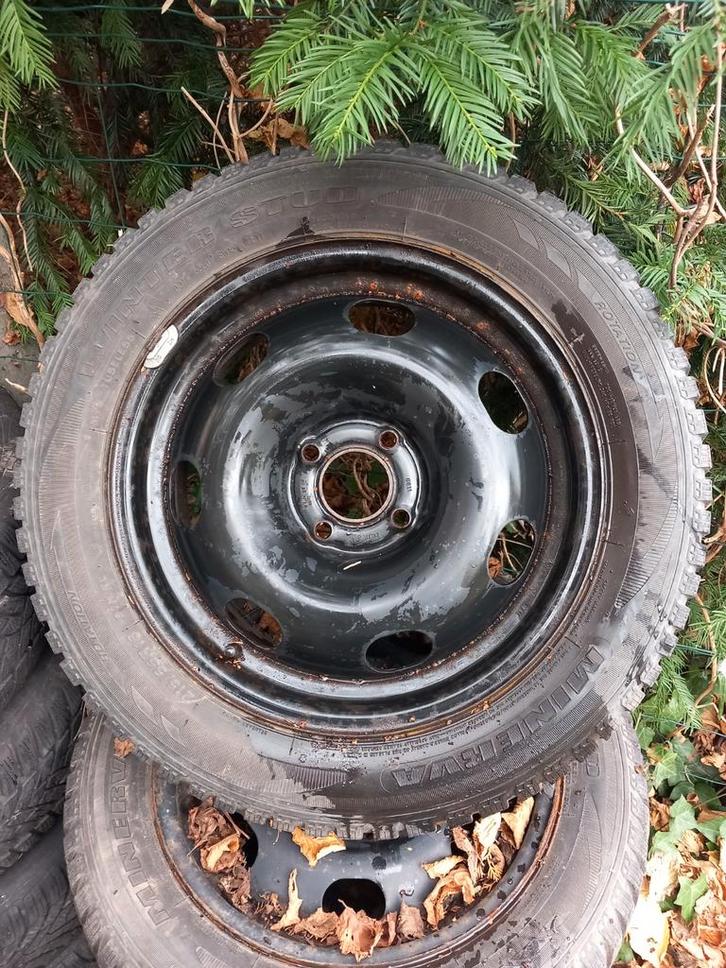 4 winterbanden 215 55 16, Auto-onderdelen, Banden en Velgen, Band(en), Winterbanden, 16 inch, Ophalen