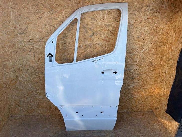 Mercedes Sprinter W907 linker voordeur, Auto-onderdelen, Carrosserie, Deur, Mercedes-Benz, Gebruikt, Ophalen of Verzenden