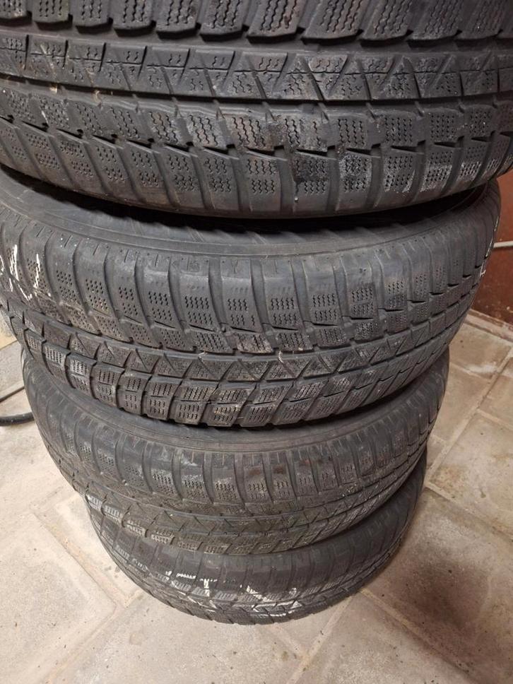Vends 4Jantes plus pneus hiver, Auto-onderdelen, Banden en Velgen, Band(en), Ophalen