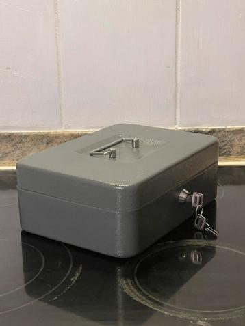 !NIEUW! Compacte kluis (geld/waardepapieren) beschikbaar voor biedingen
