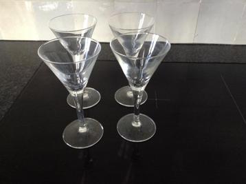 Aperitiefglaasjes beschikbaar voor biedingen