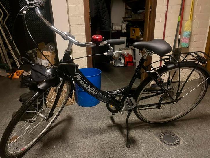 Beau vélo de ville femme, selle confortable, bonne sonnette, Vélos & Vélomoteurs, Vélos | Femmes | Vélos grand-mère, Comme neuf