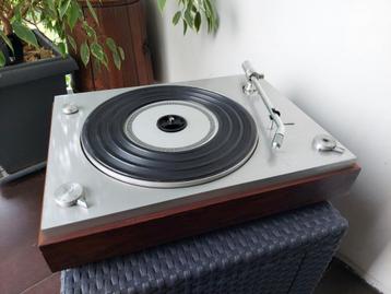 Bang Olufsen platenspeler in retro industriële stijl beschikbaar voor biedingen
