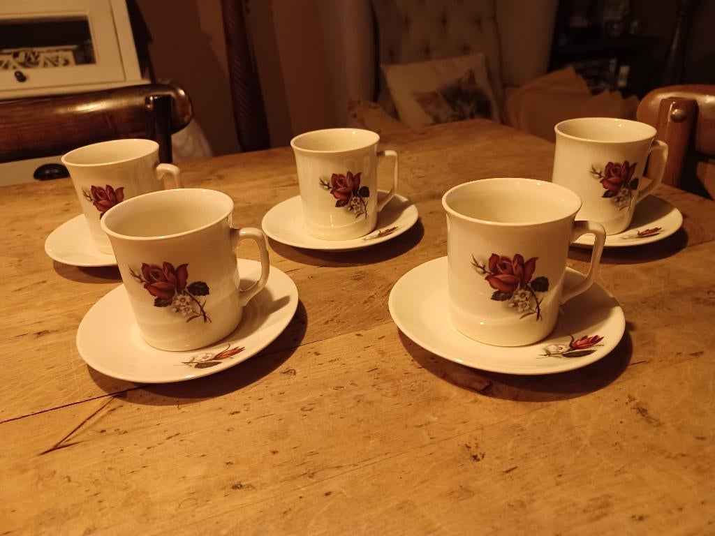 BOCH POMPADOUR 5 mokkasetjes, Antiek en Kunst, Antiek | Servies los, Ophalen of Verzenden