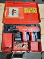 Kruitschiethamer  hilti, Ophalen