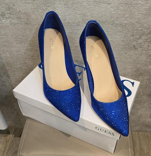 Guess blauwe pumps strass - maat 40, Vêtements | Femmes, Chaussures, Comme neuf, Escarpins, Bleu, Enlèvement ou Envoi