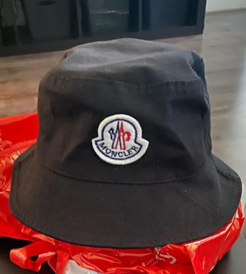 Moncler nieuw buclehat hoed beschikbaar voor biedingen