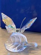 Swarovski vlinder op blad Aurora borealis, Verzamelen, Swarovski, Ophalen of Verzenden, Zo goed als nieuw, Figuurtje