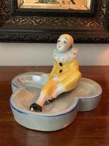 ART DECO PORSELEIN PIERROT MADE IN JAPAN 1920-1930. beschikbaar voor biedingen