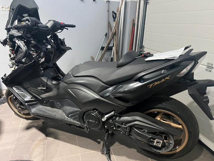 Iron max accidenté, Motoren, Motoren | Yamaha, Scooter, Minimaal motorrijbewijs A2, ABS, LED Verlichting, Sportuitlaat, Ophalen