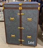 Lee denim jeans armoire / valise, cuir - cuivre - jeans, Maison & Meubles, Avec tablette(s), Comme neuf, 25 à 50 cm, Autres essences de bois