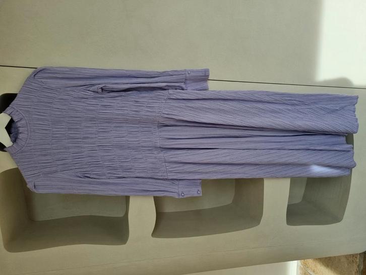 Lila kleurige lange jurk maat large, Kleding | Dames, Jurken, Zo goed als nieuw, Maat 42/44 (L), Paars, Onder de knie, Ophalen of Verzenden