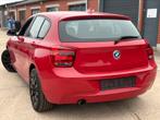 BMW 1 SERIE ✅ 114i BENZINE AIRCO CARPLAY PDC GARANTIE, Euro 5, 4 cilinders, Electronic Stability Program (ESP), Rood
