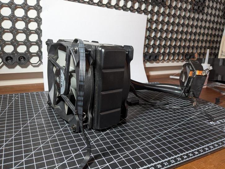 Corsair Hydro Series H80i v2 – Krachtige 120mm AIO Vloeistof, Computers en Software, Computerkoelers, Ophalen