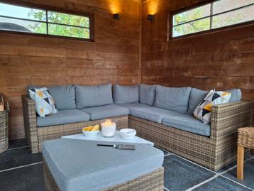 Loungeset wicker perfecte staat beschikbaar voor biedingen