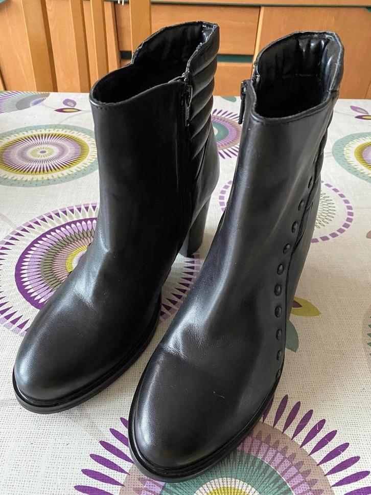 STIL NUOVO laarzen maat 40 als nieuw, Kleding | Dames, Schoenen, Nieuw, Lage of Enkellaarzen, Zwart, Ophalen of Verzenden