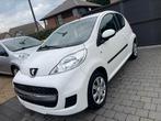 Peugeot 107 1.0i /  28.000 Km  / Véhicule Neuf / Car Pass !!, Auto's, Peugeot, Euro 5, 50 kW, Zwart, Wit