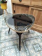 Vintage salontafeltje - niertafeltje - bijzettafeltje, Huis en Inrichting, Kunststof, Gebruikt, 55 tot 75 cm, Vintage - sixties - retro