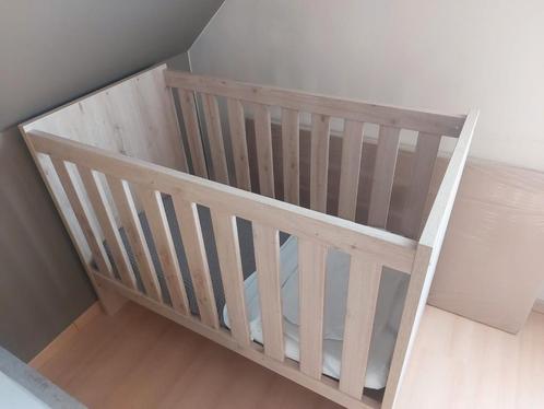 Babybed Amalia 60 x 120 cm, Kinderen en Baby's, Kinderkamer | Complete kinderkamers, Zo goed als nieuw, Ophalen