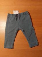 Broekje, Enlèvement ou Envoi, Pantalon