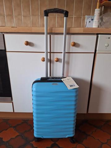 Valise nouvel cabine et sout beschikbaar voor biedingen