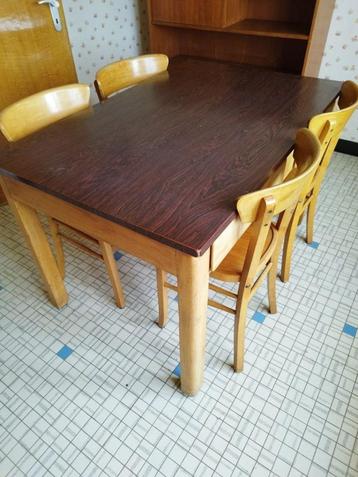 Table de cuisine + 4 chaises vintage