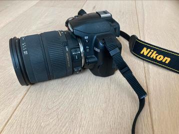 Nikon D3000 avec objectif Sigma 18-200