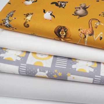 6196) 4 stukkenx70x50cm stoffenpakket madagaska 1 beschikbaar voor biedingen