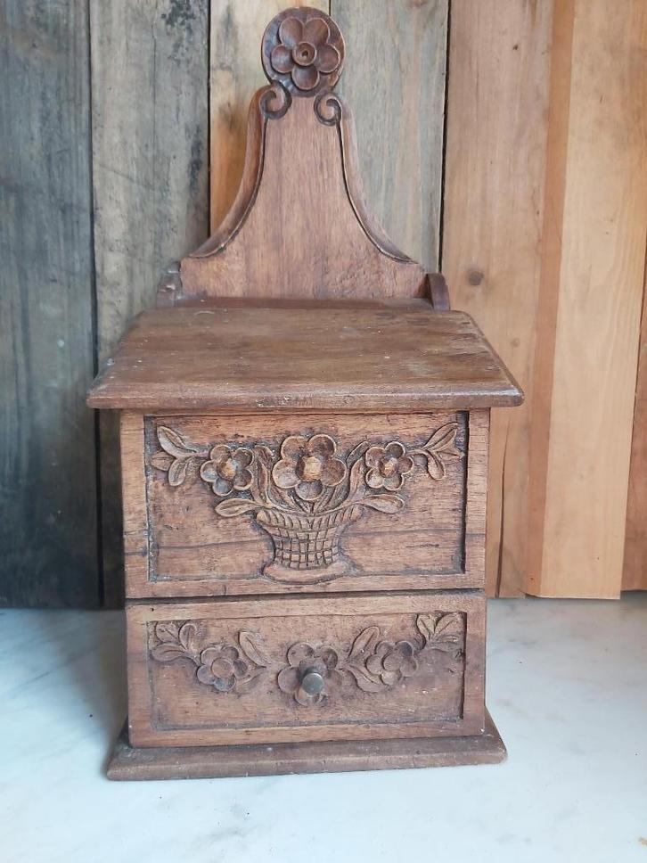 Mooie oude houten zoutbak / zoutkist / pot met klep schuifje, Antiek en Kunst, Antiek | Keukengerei, Ophalen of Verzenden