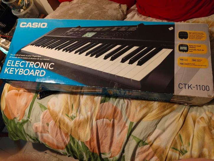 Ik heb nog een keyboard tekoop is nog zo goed, Muziek en Instrumenten, Keyboards, Zo goed als nieuw, Ophalen