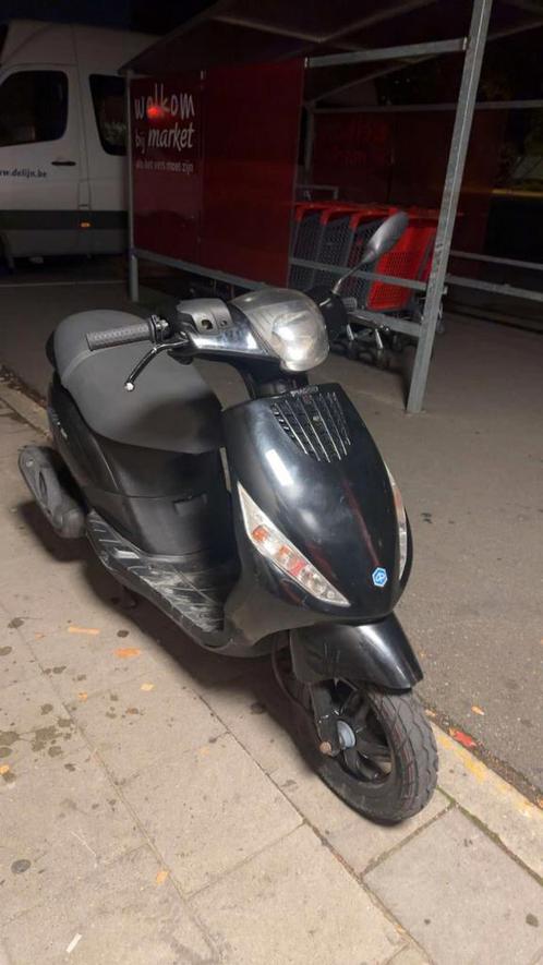 Piaggio zip 50cc 4takt a klasse, Vélos & Vélomoteurs, Scooters | Piaggio, Utilisé, Zip, Classe A (25 km/h), Essence, Enlèvement ou Envoi